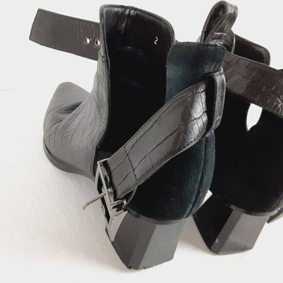 United Tokyo Womens Black Leather Boots with Buckle Animal Print Design - Picture 12 of 16